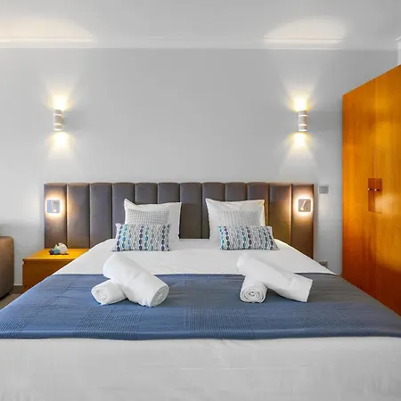 Skyzen - Walking, Mountain&river View *