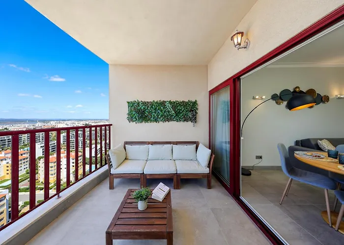 Skyzen - Walking, Mountain&river View