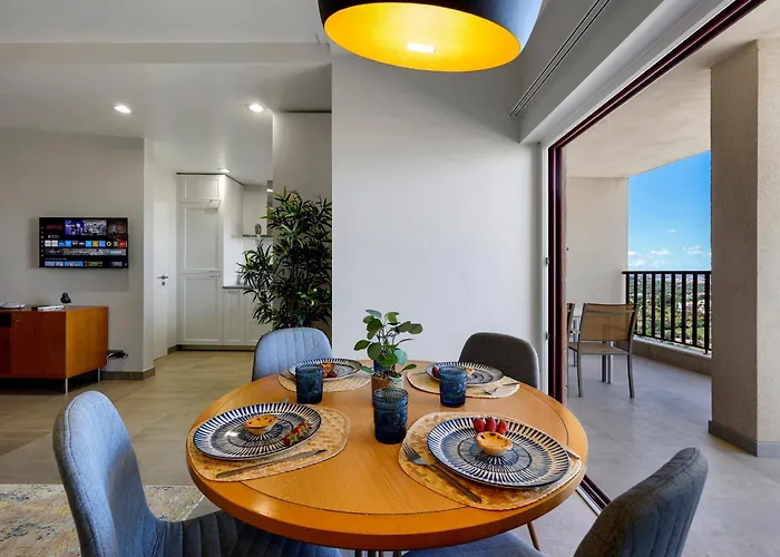 Skyzen - Walking, Mountain & River View Apartament *